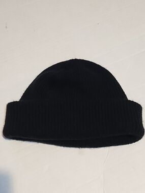 Connectyle Classic Black Ribbed Beanie